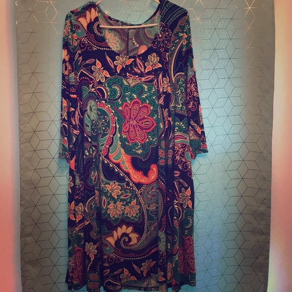 Nina Leonard Dresses & Skirts - Nina Leonard Abstract Dress WITH POCKETS